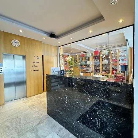 Hotel E-2