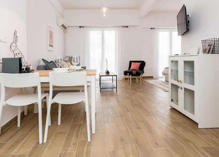 Wide Comfy Studio Apartment Centrally Located In Thissio